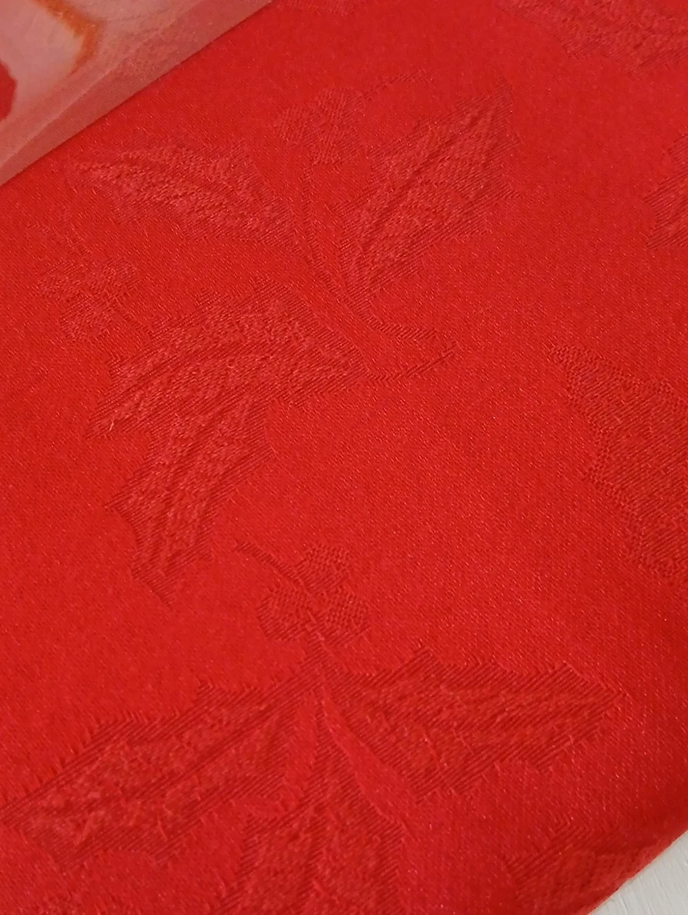 Lenox HOLLY DAMASK Red Tablecloth Cotton Polyester 60x84